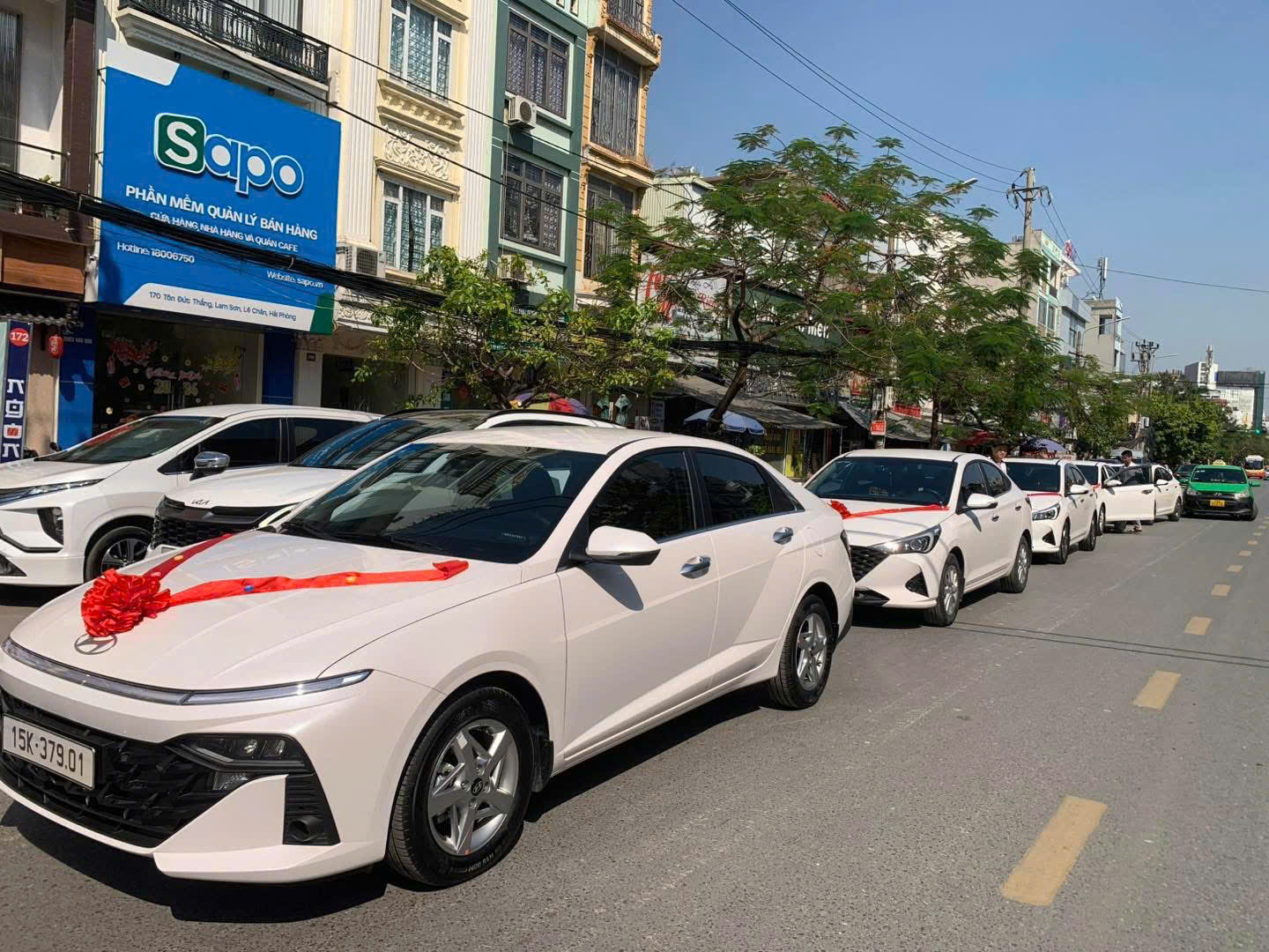 Xe 4-5 chỗ sedan cốp rộng